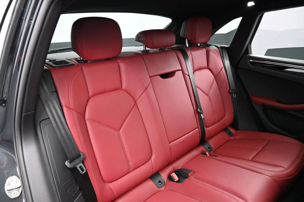2026 Porsche Macan interior, seats, Black/Bordeaux Red
