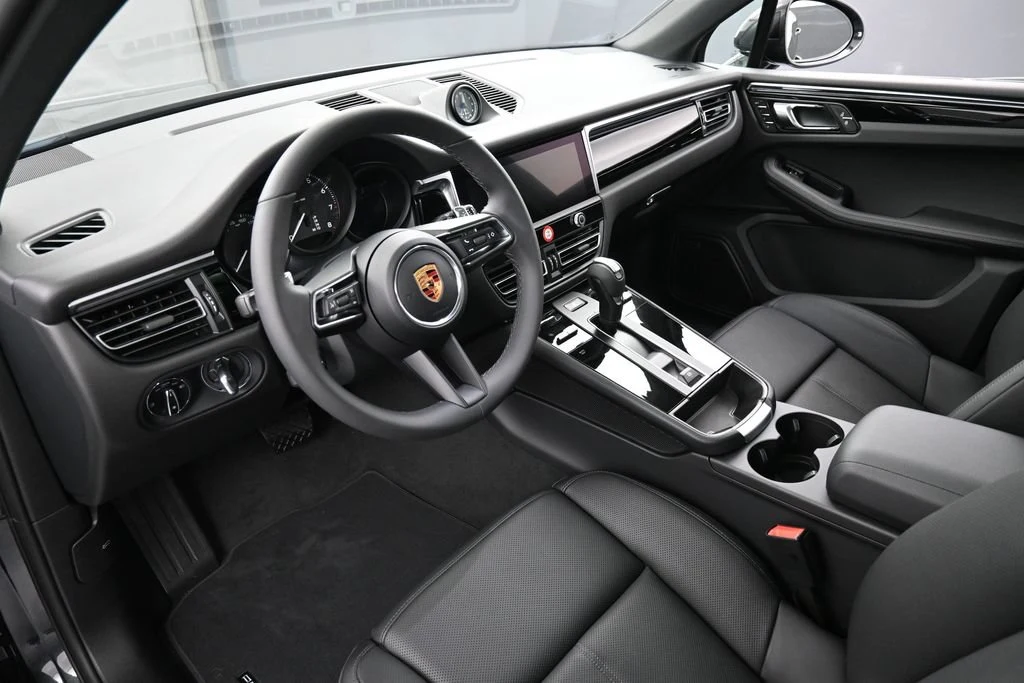 2026 Porsche Macan interior, dashboard, Black