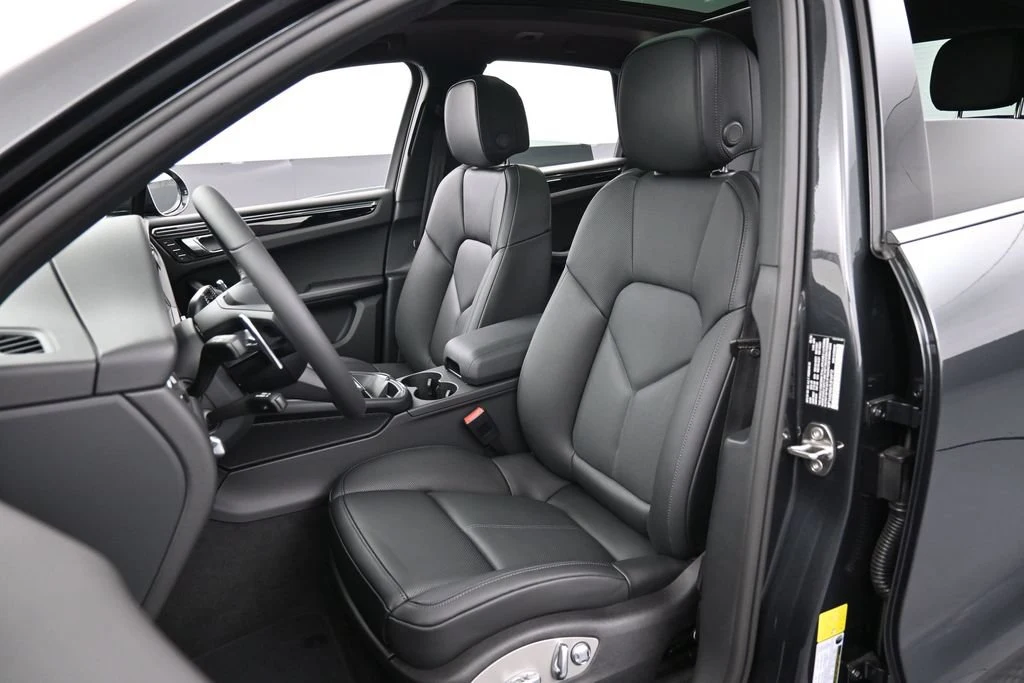 2026 Porsche Macan interior, seats, Black