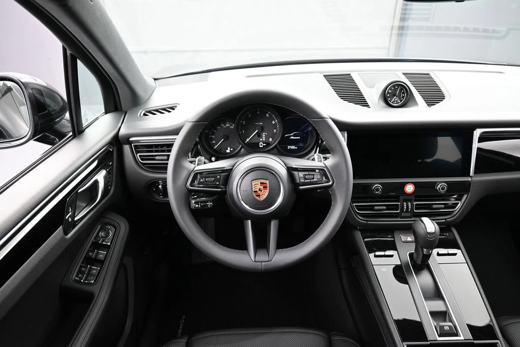 2026 Porsche Macan interior, dashboard, Black