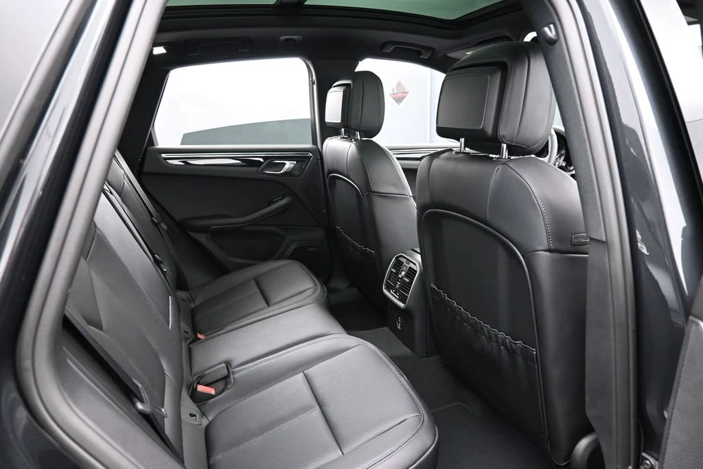 2026 Porsche Macan interior, seats, Black