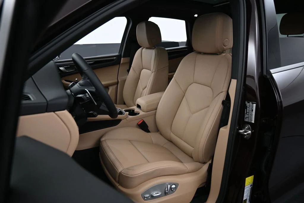 2026 Porsche Macan interior, seats, Black/Mojave Beige