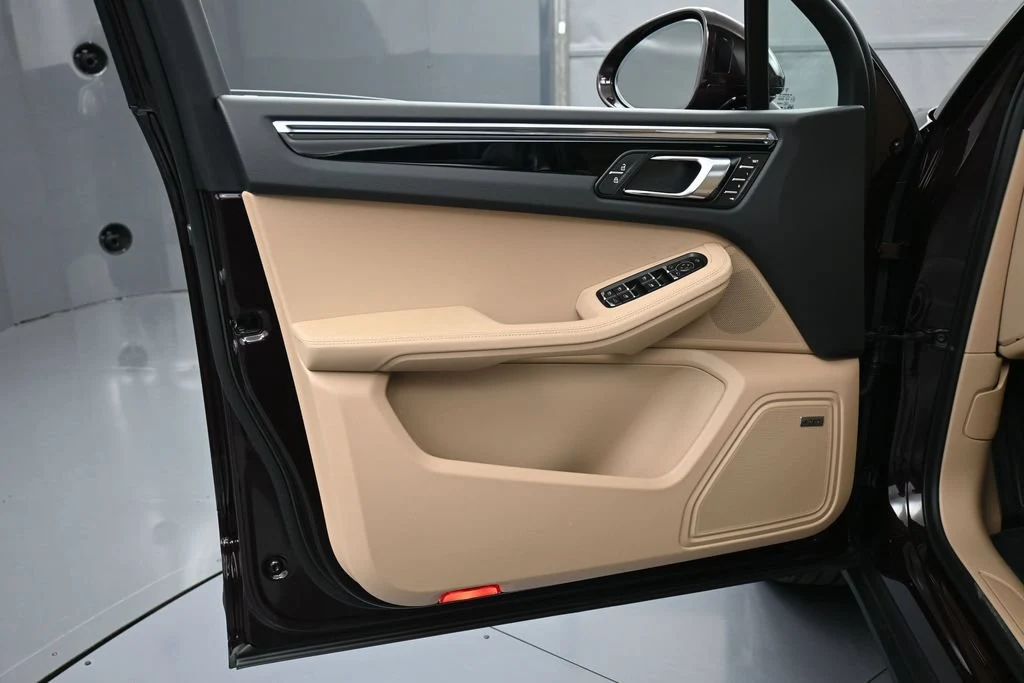 2026 Porsche Macan interior, door panel, Black/Mojave Beige