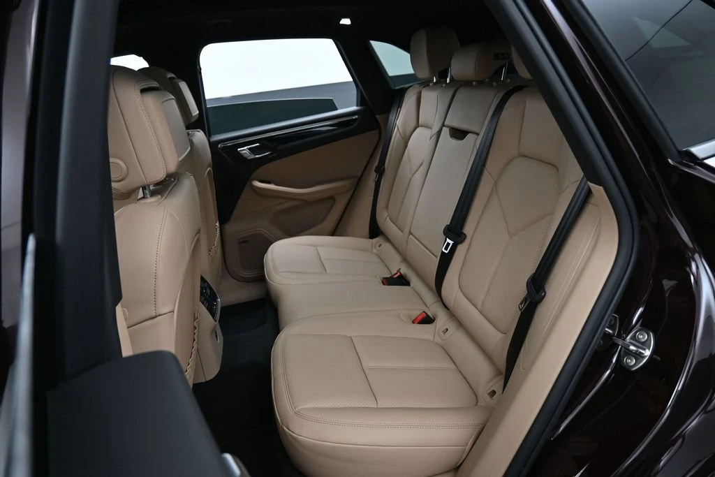 2026 Porsche Macan interior, seats, Black/Mojave Beige