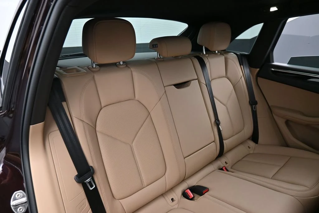 2026 Porsche Macan interior, seats, Black/Mojave Beige