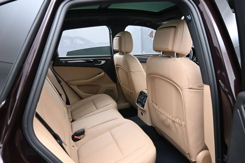 2026 Porsche Macan interior, seats, Black/Mojave Beige