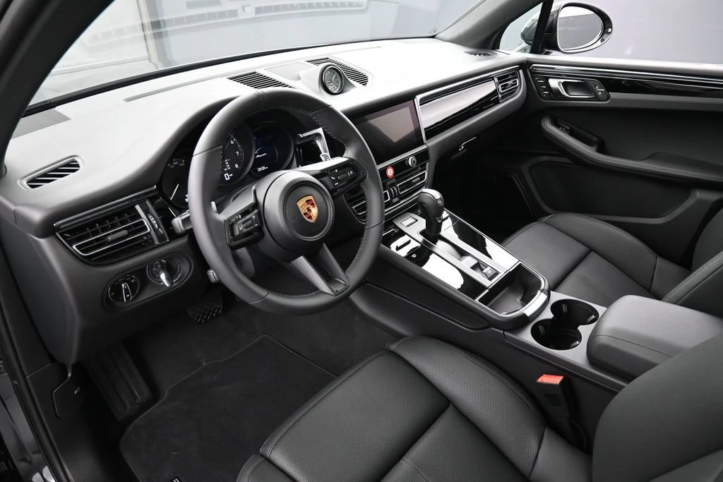 2026 Porsche Macan interior, dashboard, Black