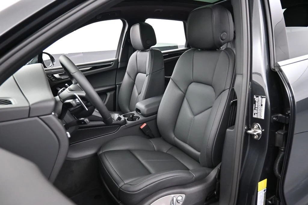 2026 Porsche Macan interior, seats, Black