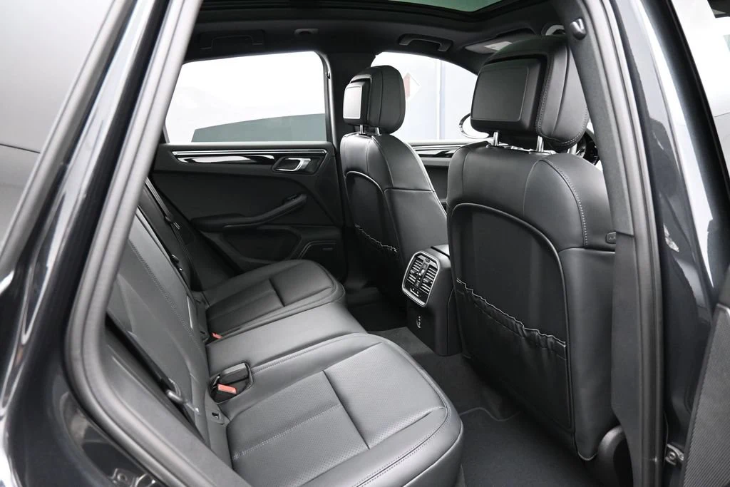 2026 Porsche Macan interior, seats, Black