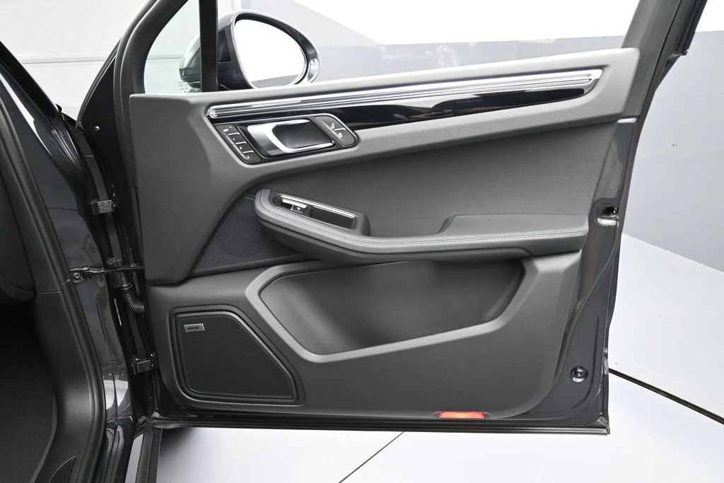 2026 Porsche Macan interior, door panel, Black