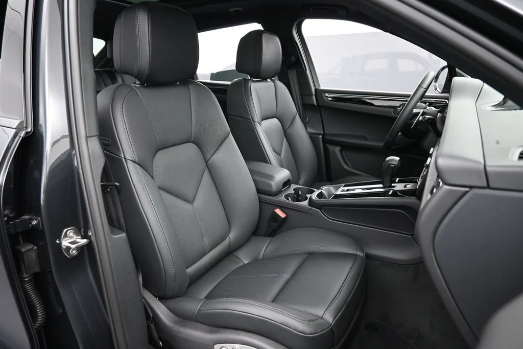2026 Porsche Macan interior, seats, Black