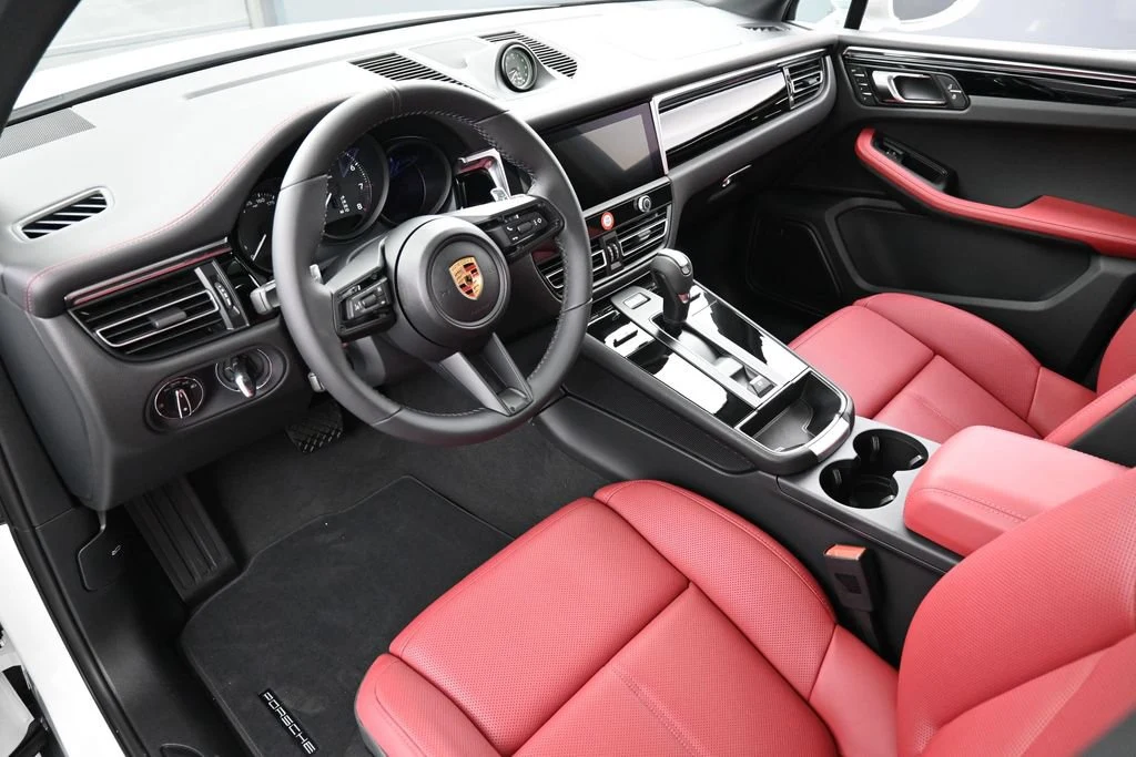 2026 Porsche Macan interior, Black/Bordeaux Red