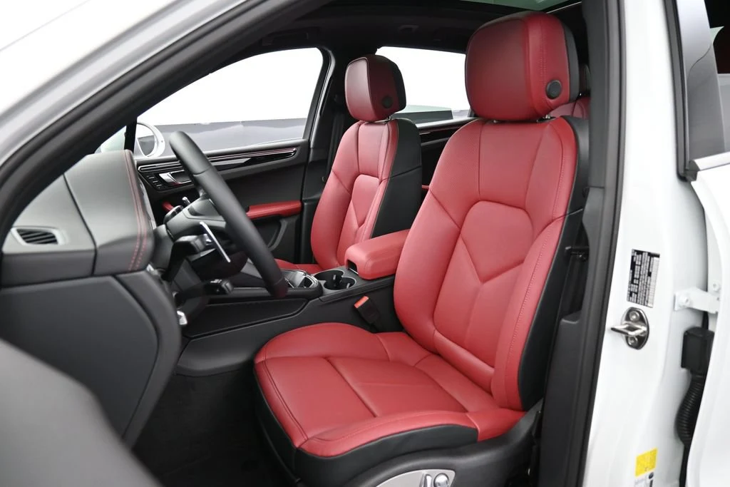 2026 Porsche Macan interior, seats, Black/Bordeaux Red