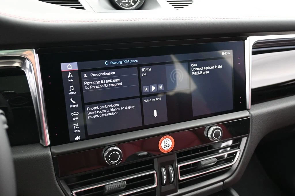 2026 Porsche Macan interior, Black/Bordeaux Red