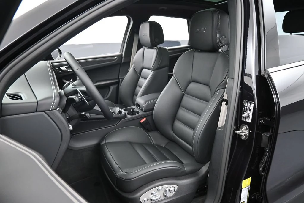 2026 Porsche Macan GTS interior, seats, Black