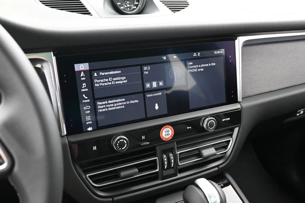 2026 Porsche Macan GTS interior, dashboard, Black