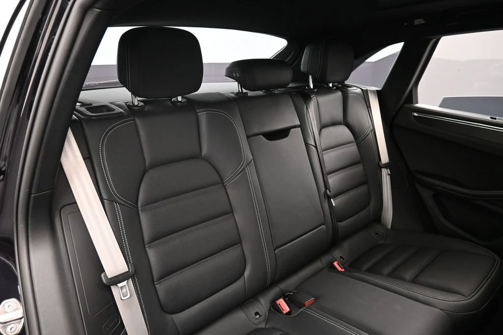2026 Porsche Macan GTS interior, seats, Black