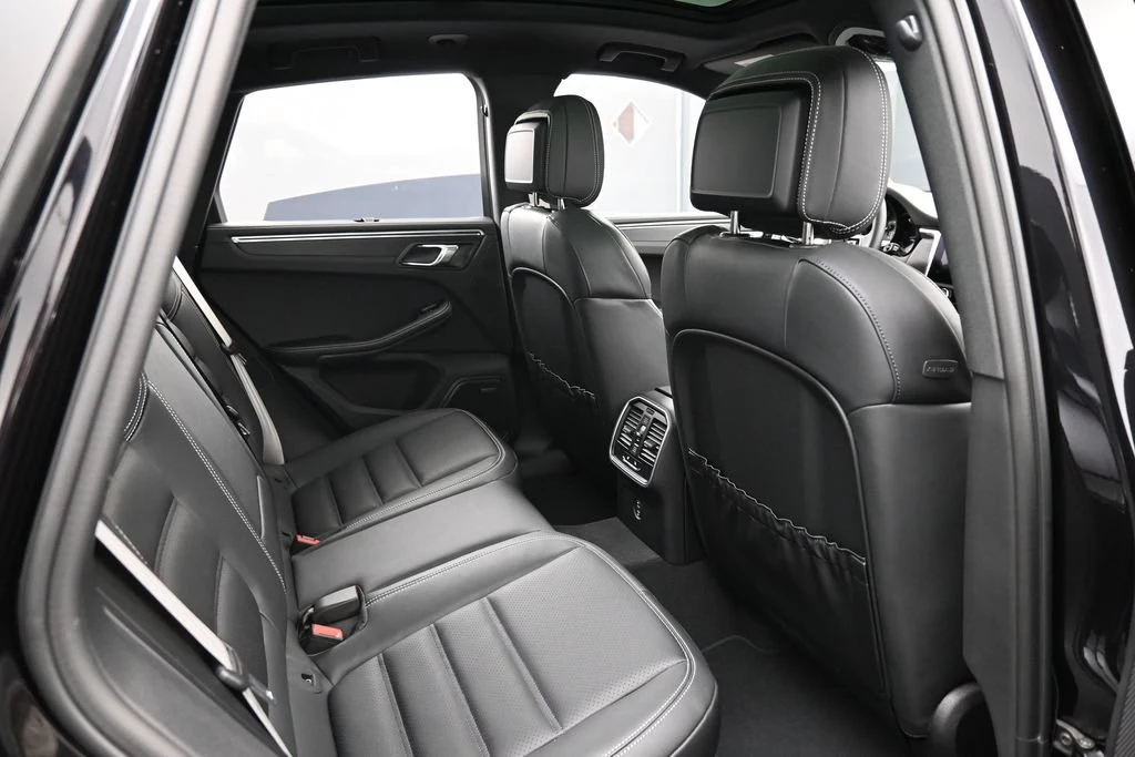 2026 Porsche Macan GTS interior, seats, Black