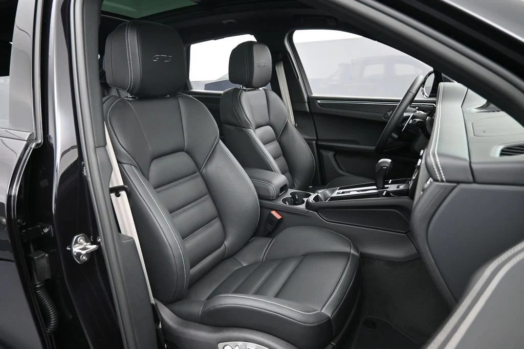 2026 Porsche Macan GTS interior, seats, Black