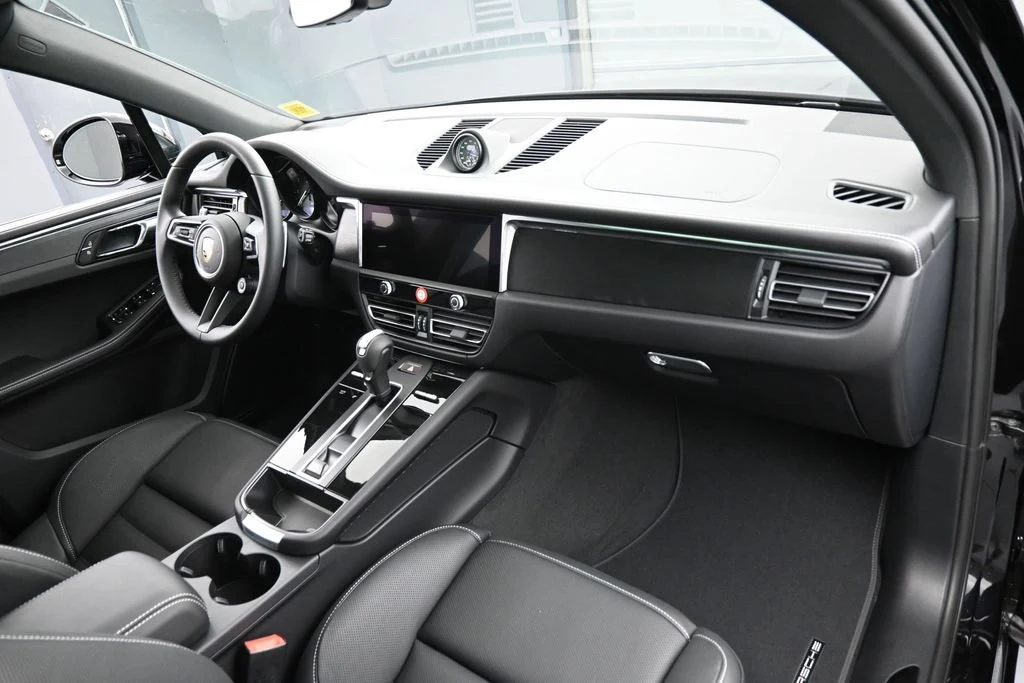 2026 Porsche Macan GTS interior, Black