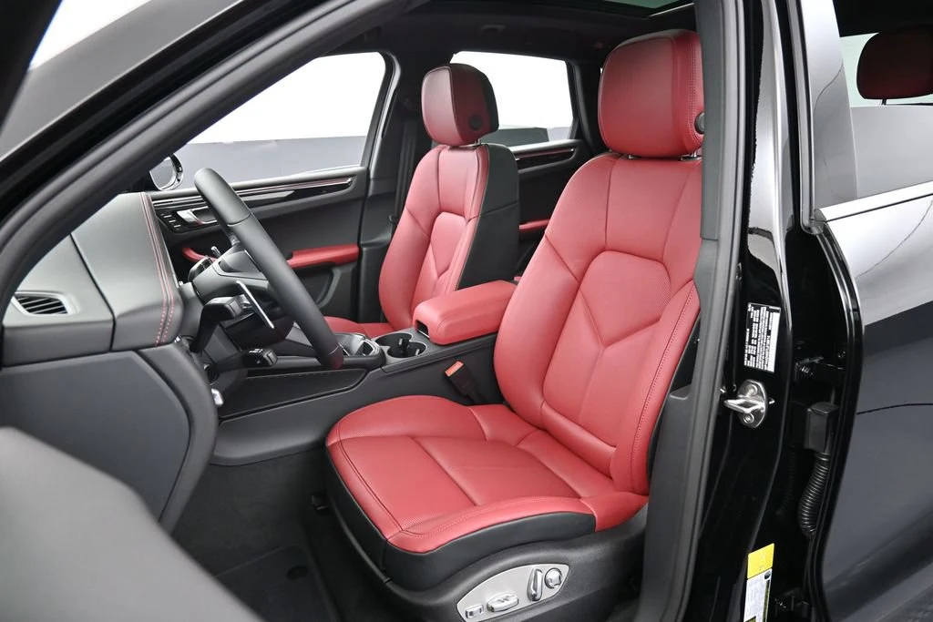 2026 Porsche Macan interior, seats, Black/Bordeaux Red