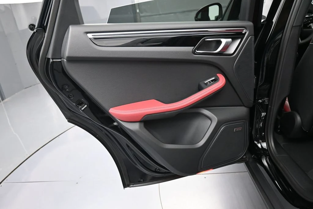 2026 Porsche Macan interior, door panel, Black/Bordeaux Red