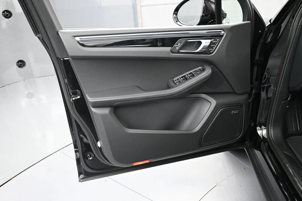 2026 Porsche Macan interior, door panel, Black