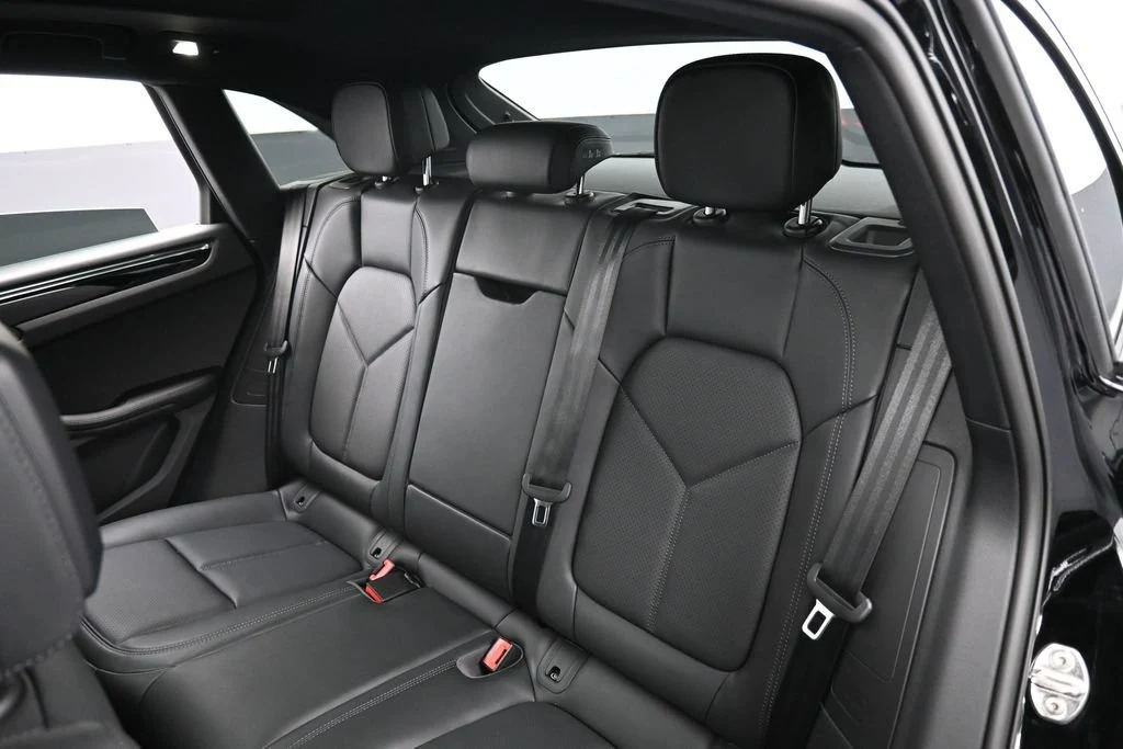 2026 Porsche Macan interior, seats, Black