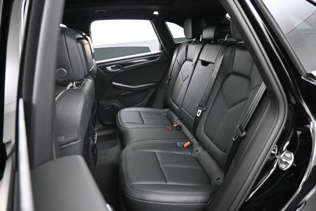 2026 Porsche Macan interior, seats, Black