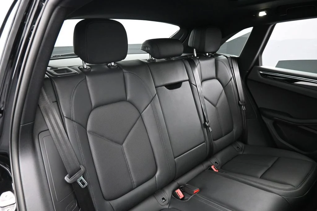 2026 Porsche Macan interior, seats, Black