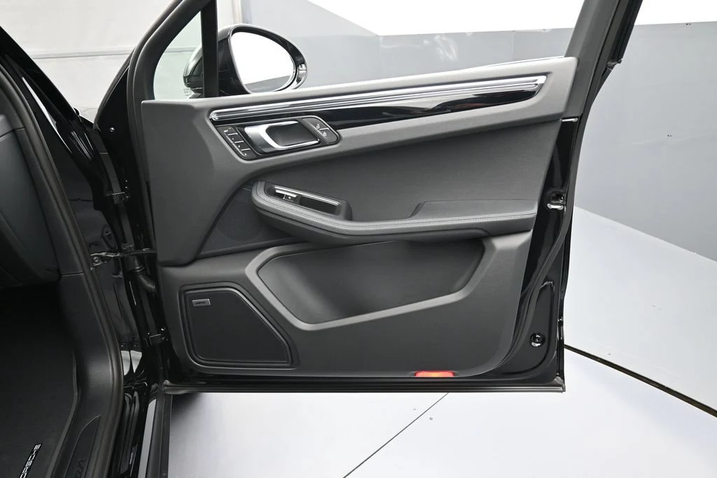 2026 Porsche Macan interior, door panel, Black