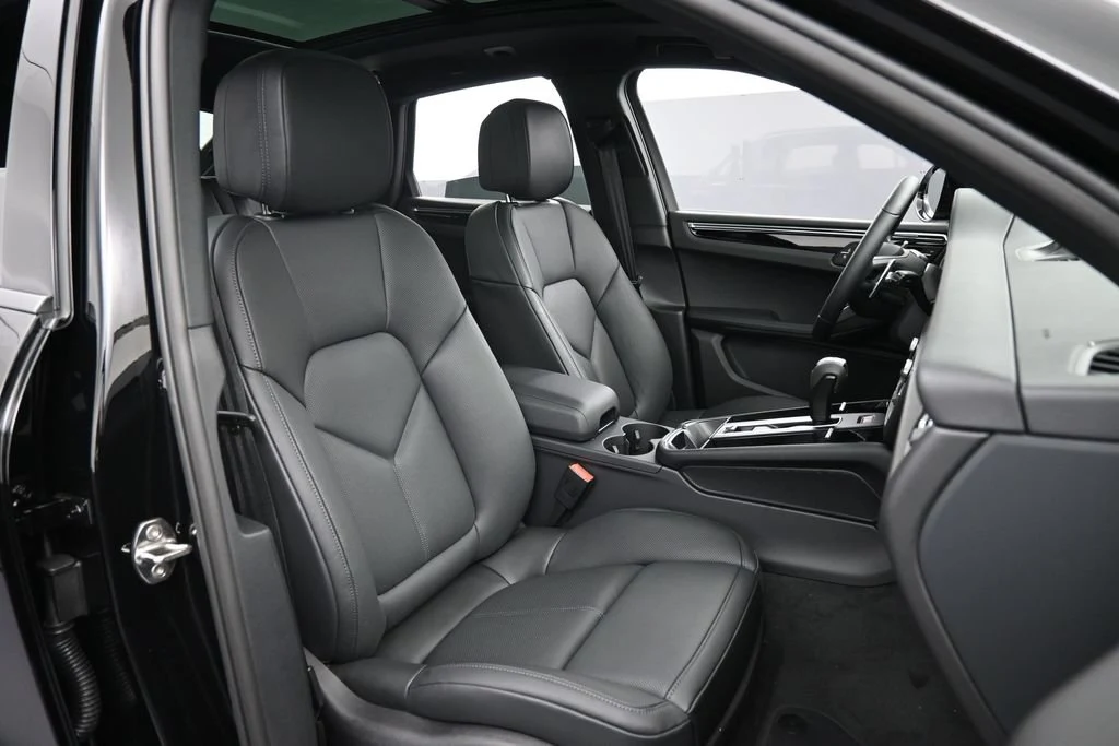 2026 Porsche Macan interior, seats, Black
