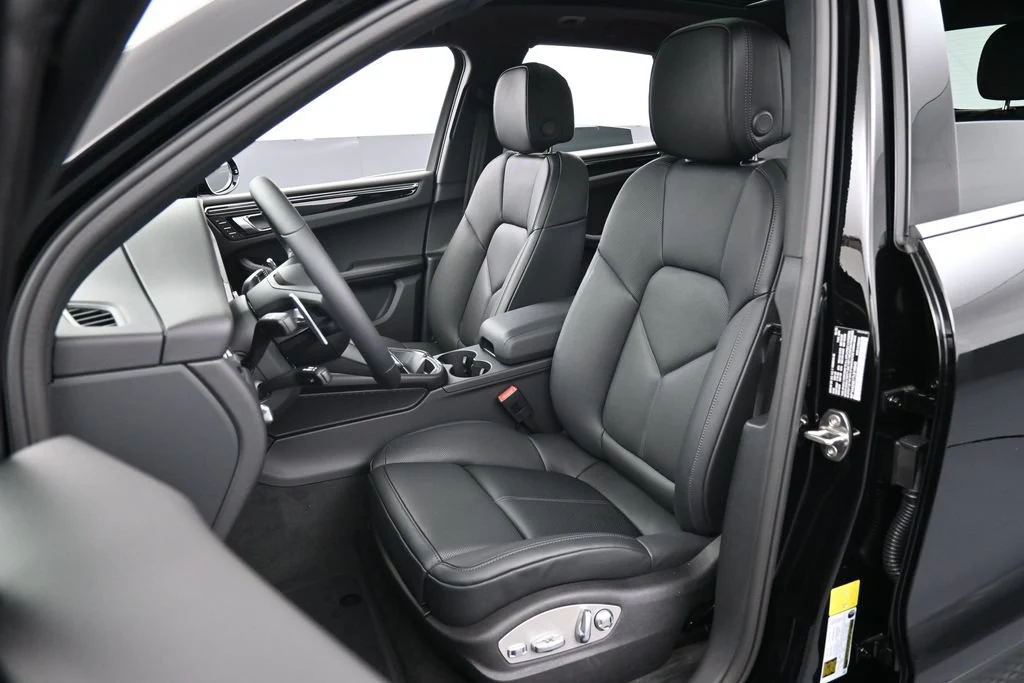 2026 Porsche Macan interior, seats, Black
