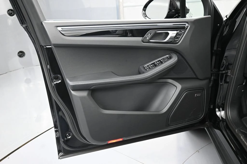 2026 Porsche Macan interior, door panel, Black