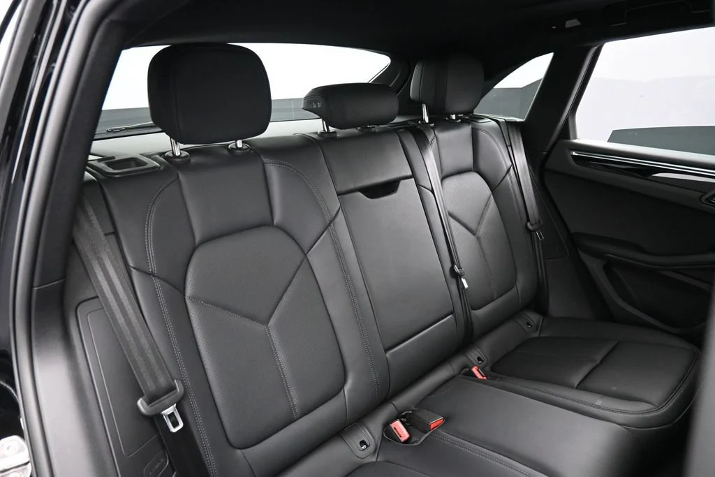 2026 Porsche Macan interior, seats, Black