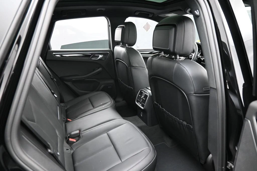 2026 Porsche Macan interior, seats, Black