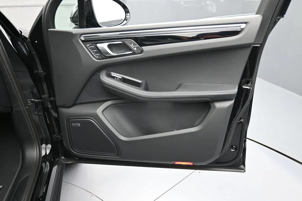 2026 Porsche Macan interior, door panel, Black