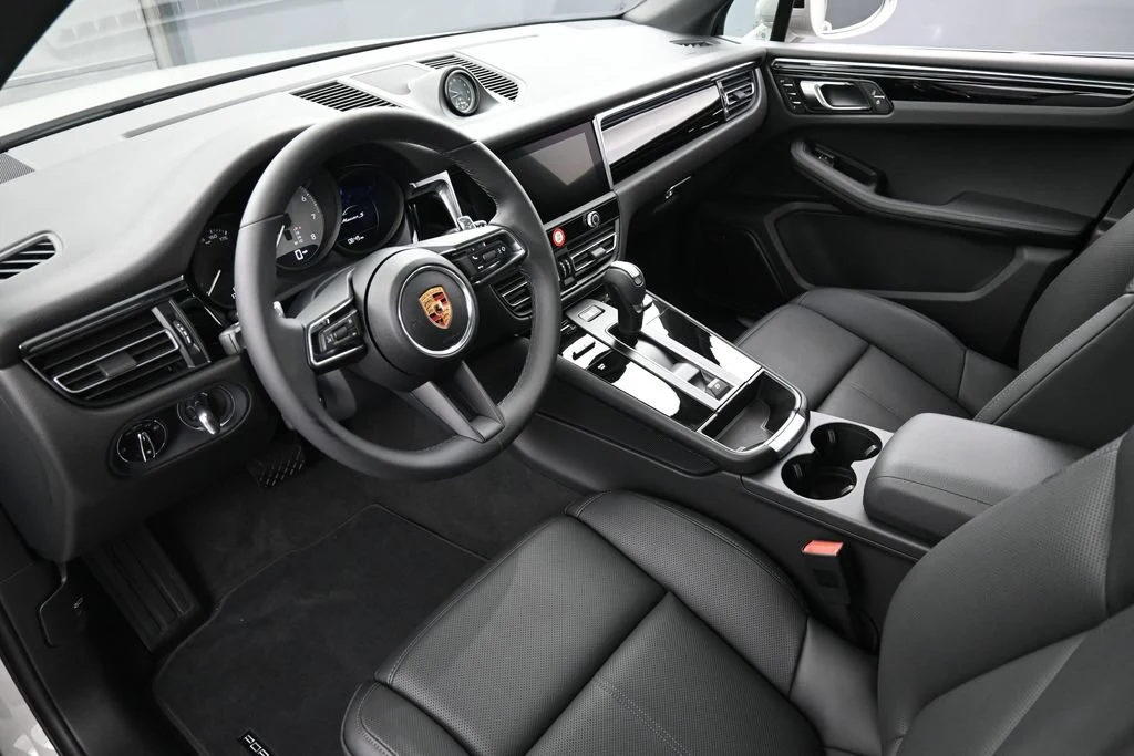 2026 Porsche Macan S interior, dashboard, Black
