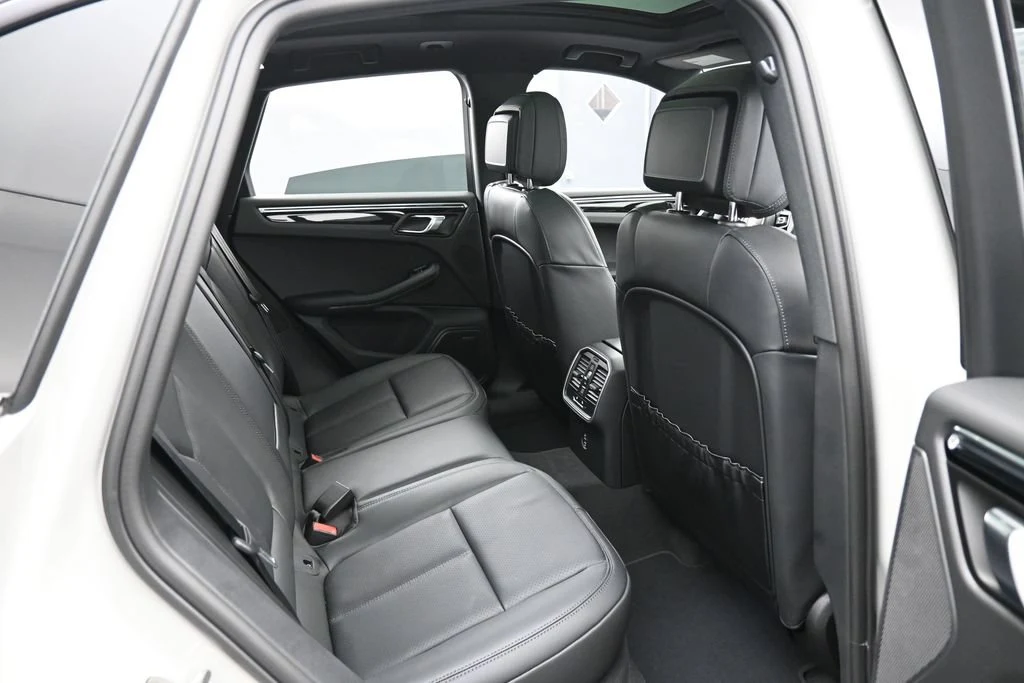2026 Porsche Macan S interior, seats, Black
