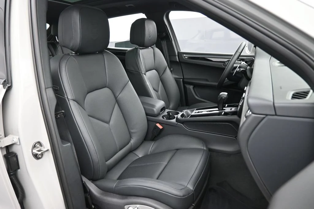 2026 Porsche Macan S interior, seats, Black
