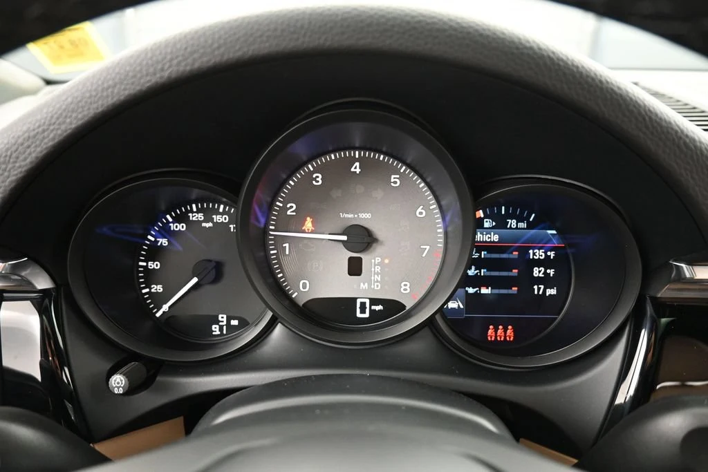 2026 Porsche Macan S interior, Black/Mojave Beige