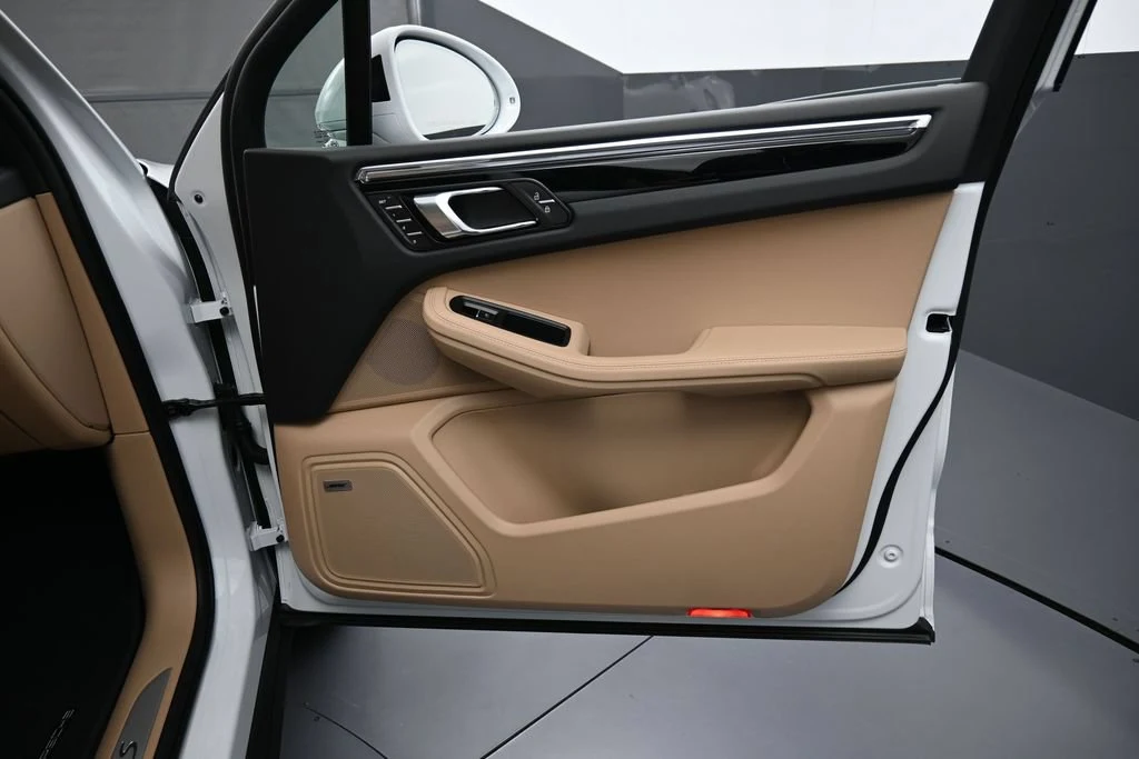 2026 Porsche Macan S interior, door panel, Black/Mojave Beige