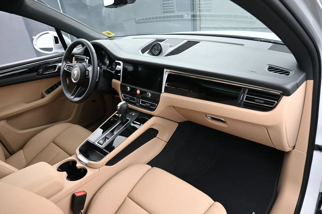 2026 Porsche Macan S interior, Black/Mojave Beige
