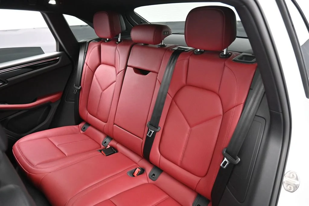 2026 Porsche Macan interior, seats, Black/Bordeaux Red