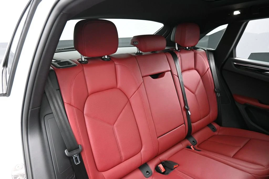 2026 Porsche Macan interior, seats, Black/Bordeaux Red