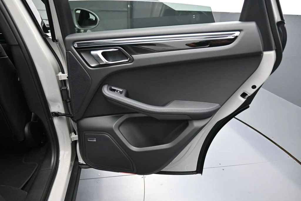 2026 Porsche Macan interior, door panel, Black