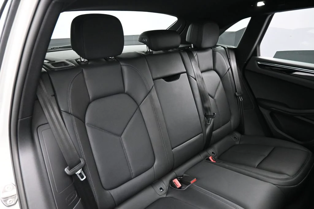 2026 Porsche Macan interior, seats, Black