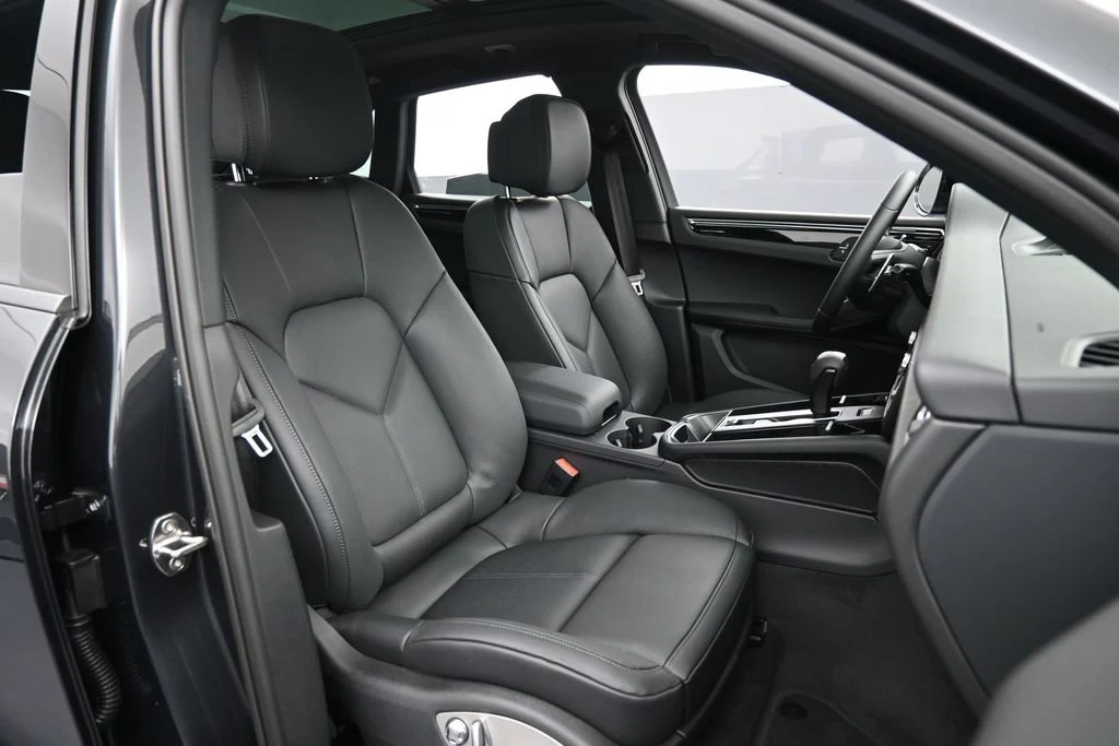 2026 Porsche Macan interior, seats, Black