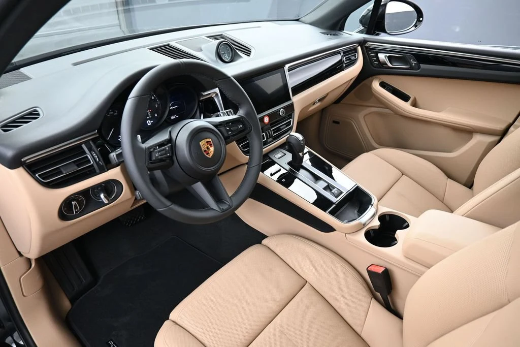 2026 Porsche Macan interior, Black/Mojave Beige