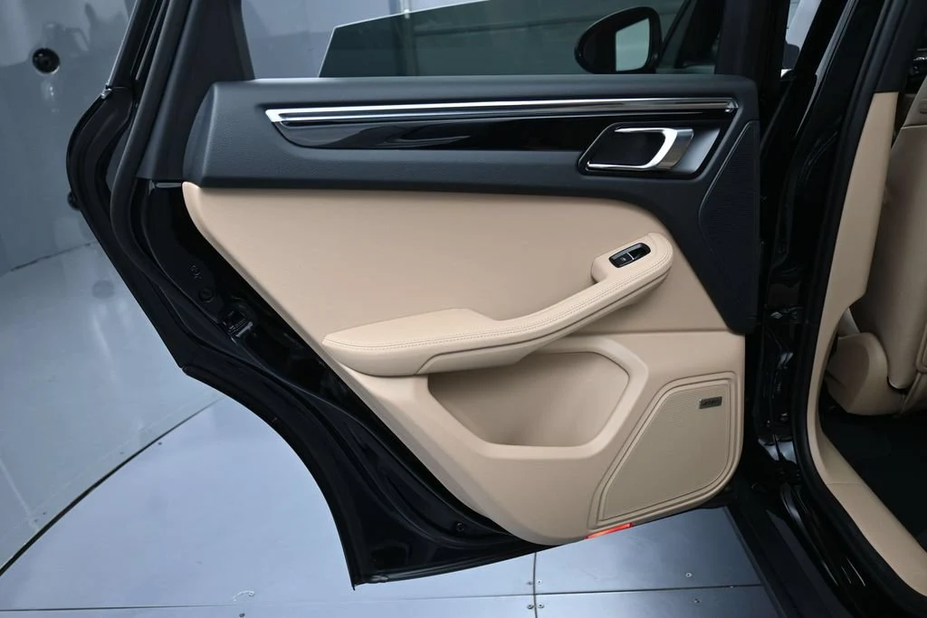 2026 Porsche Macan interior, door panel, Black/Mojave Beige